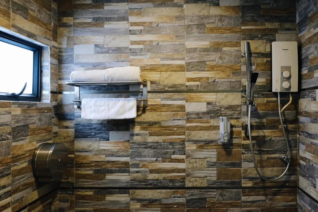Era Plus Hotel Seri Kembangan Esterno foto