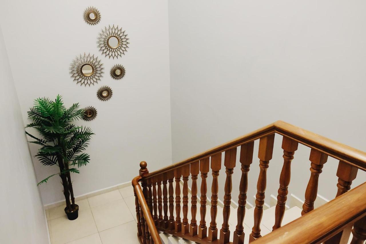 Era Plus Hotel Seri Kembangan Esterno foto