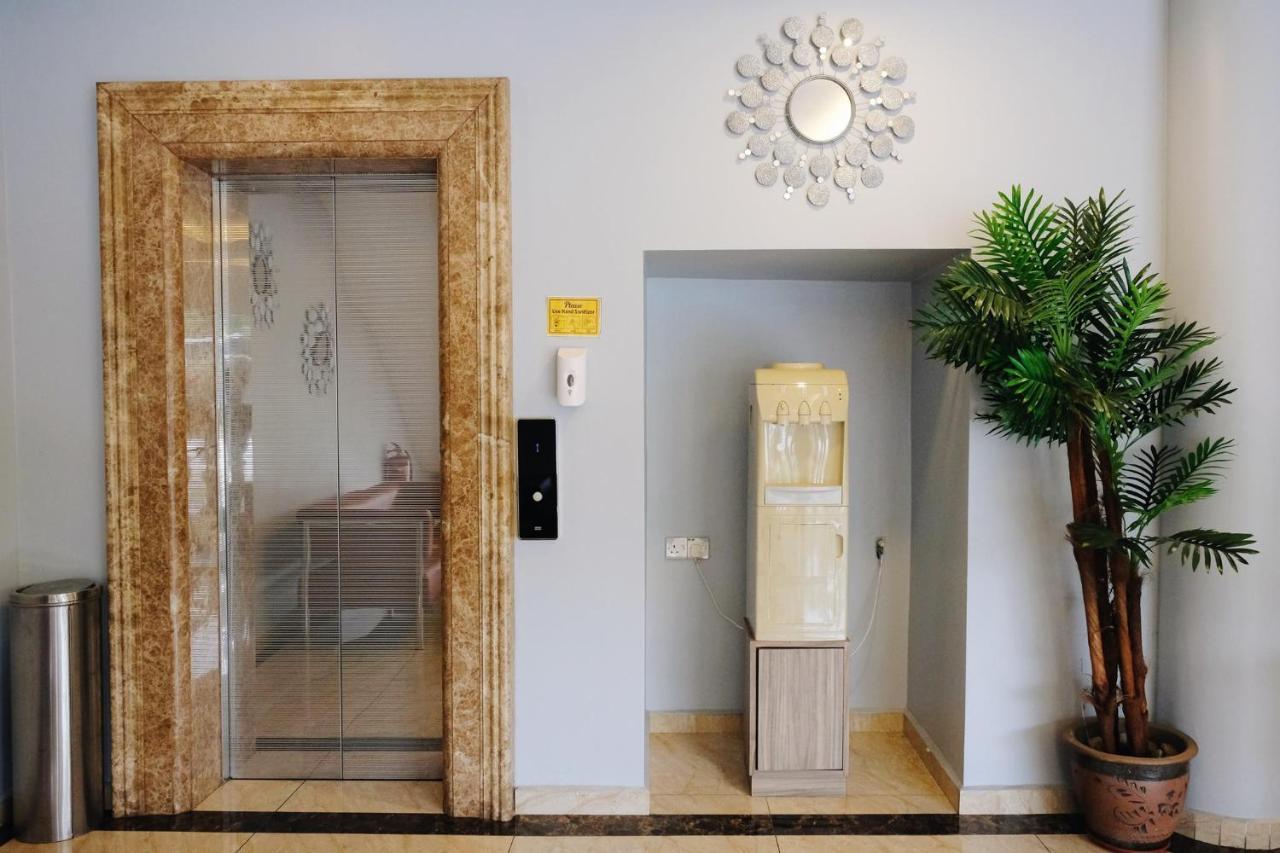 Era Plus Hotel Seri Kembangan Esterno foto