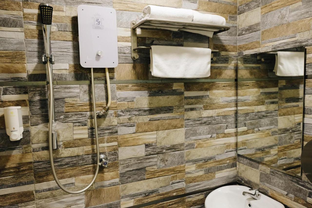 Era Plus Hotel Seri Kembangan Esterno foto