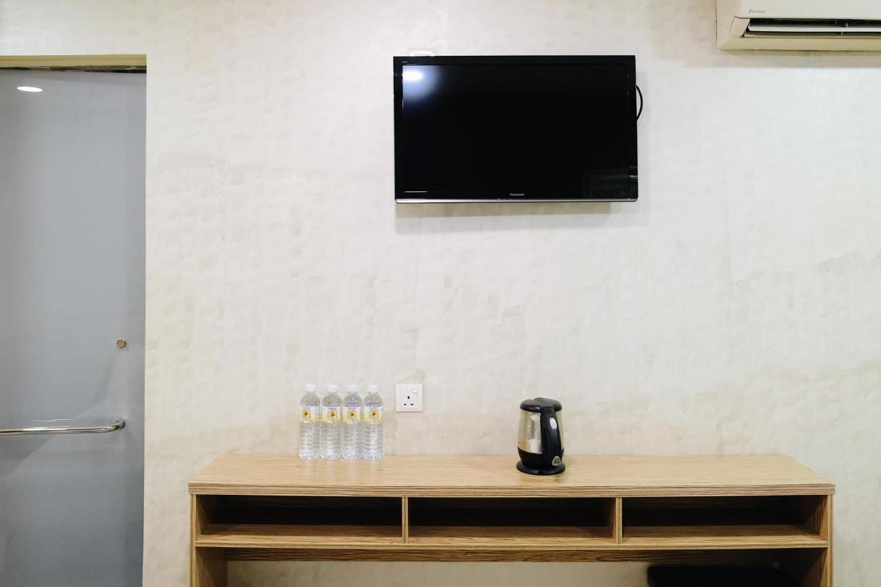 Era Plus Hotel Seri Kembangan Esterno foto