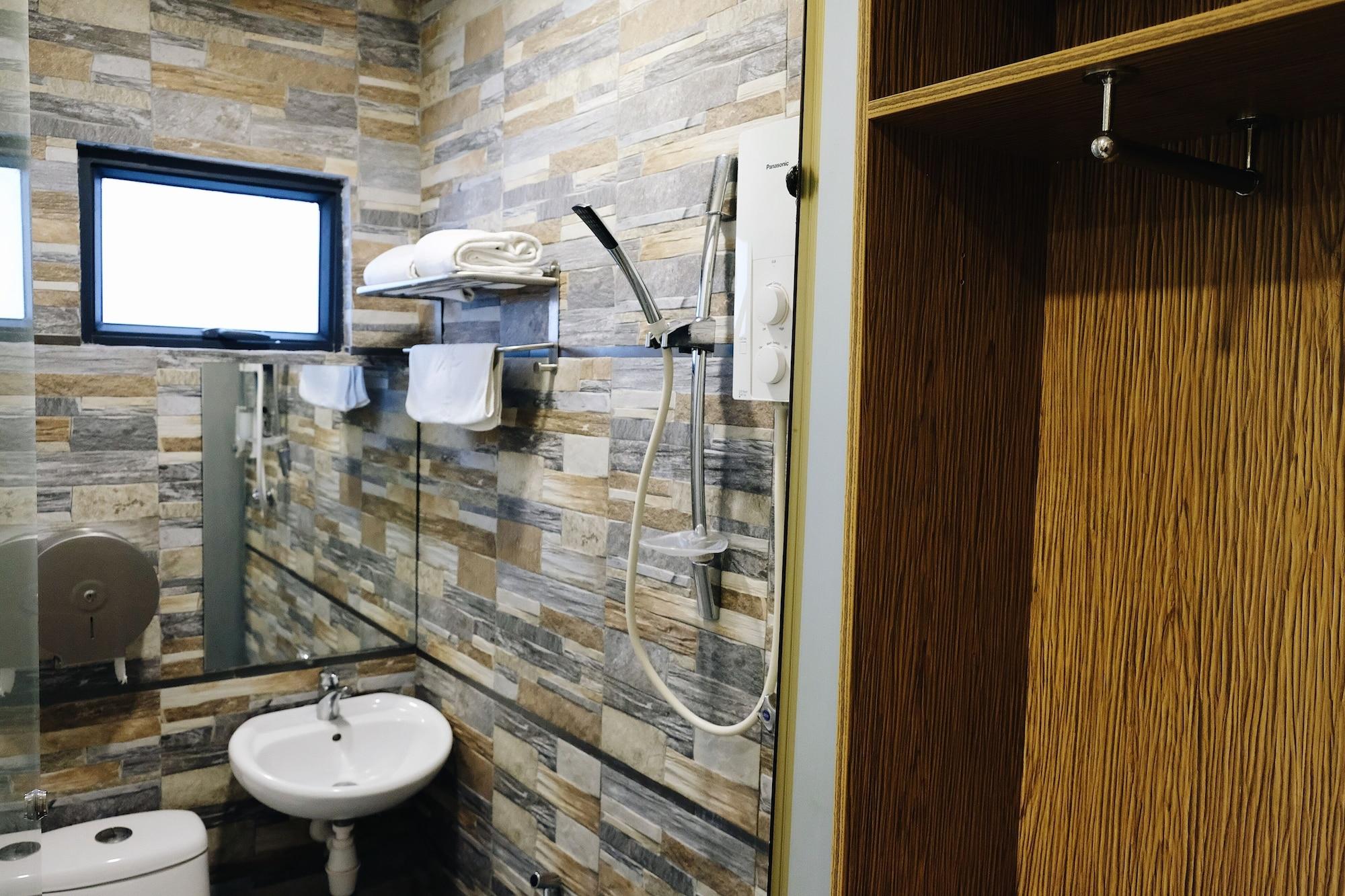 Era Plus Hotel Seri Kembangan Esterno foto