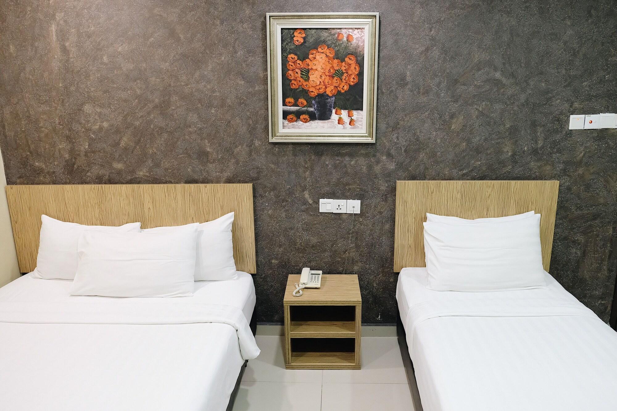 Era Plus Hotel Seri Kembangan Esterno foto
