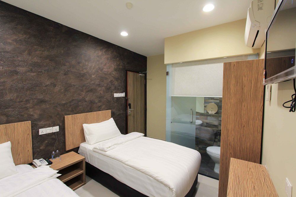 Era Plus Hotel Seri Kembangan Esterno foto