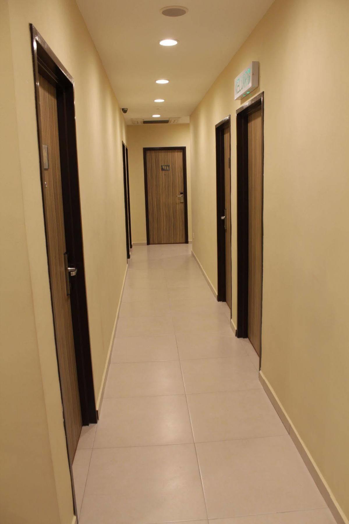 Era Plus Hotel Seri Kembangan Esterno foto